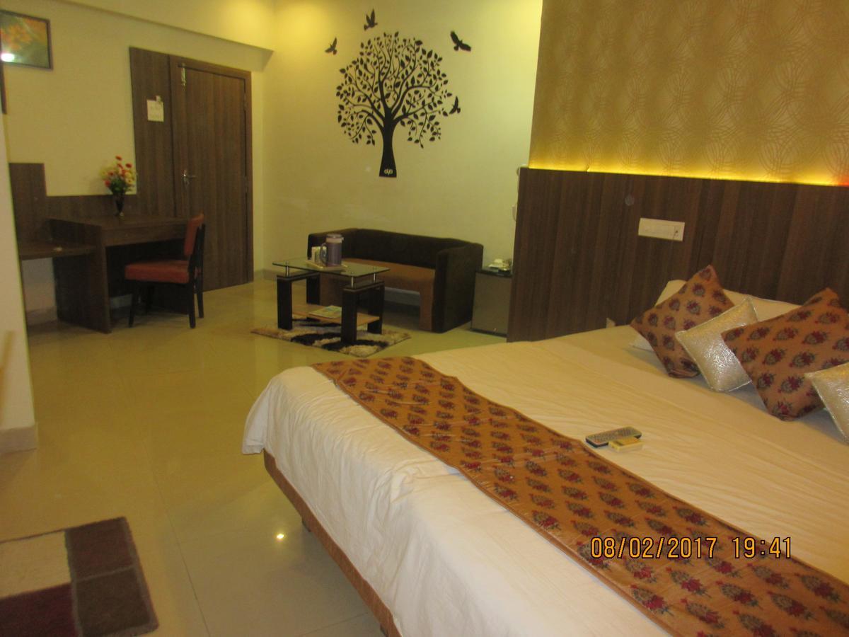 Hotel Panchratna Panvel Ngoại thất bức ảnh