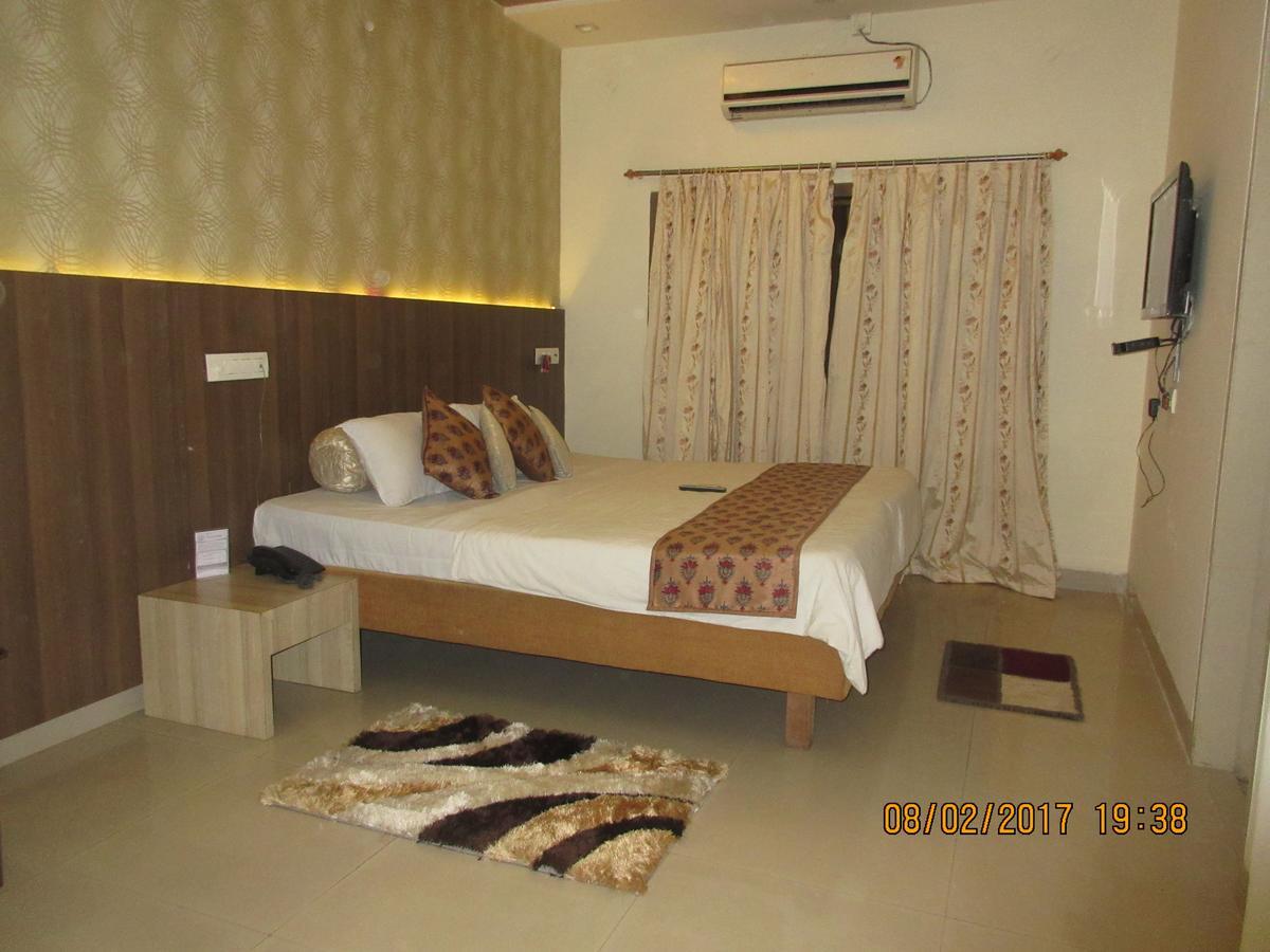 Hotel Panchratna Panvel Ngoại thất bức ảnh